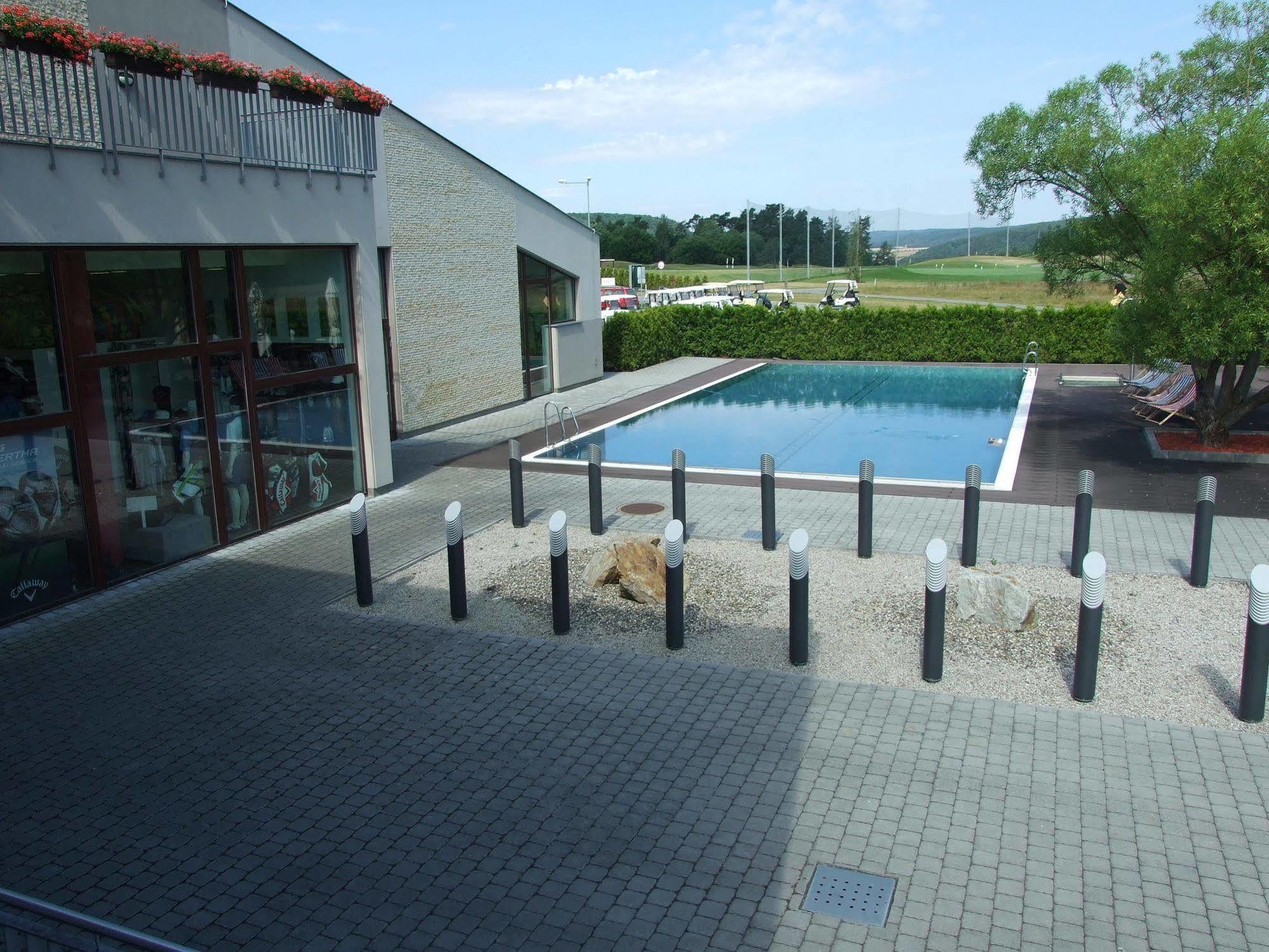 Hotel Beroun Golf Club Exterior foto